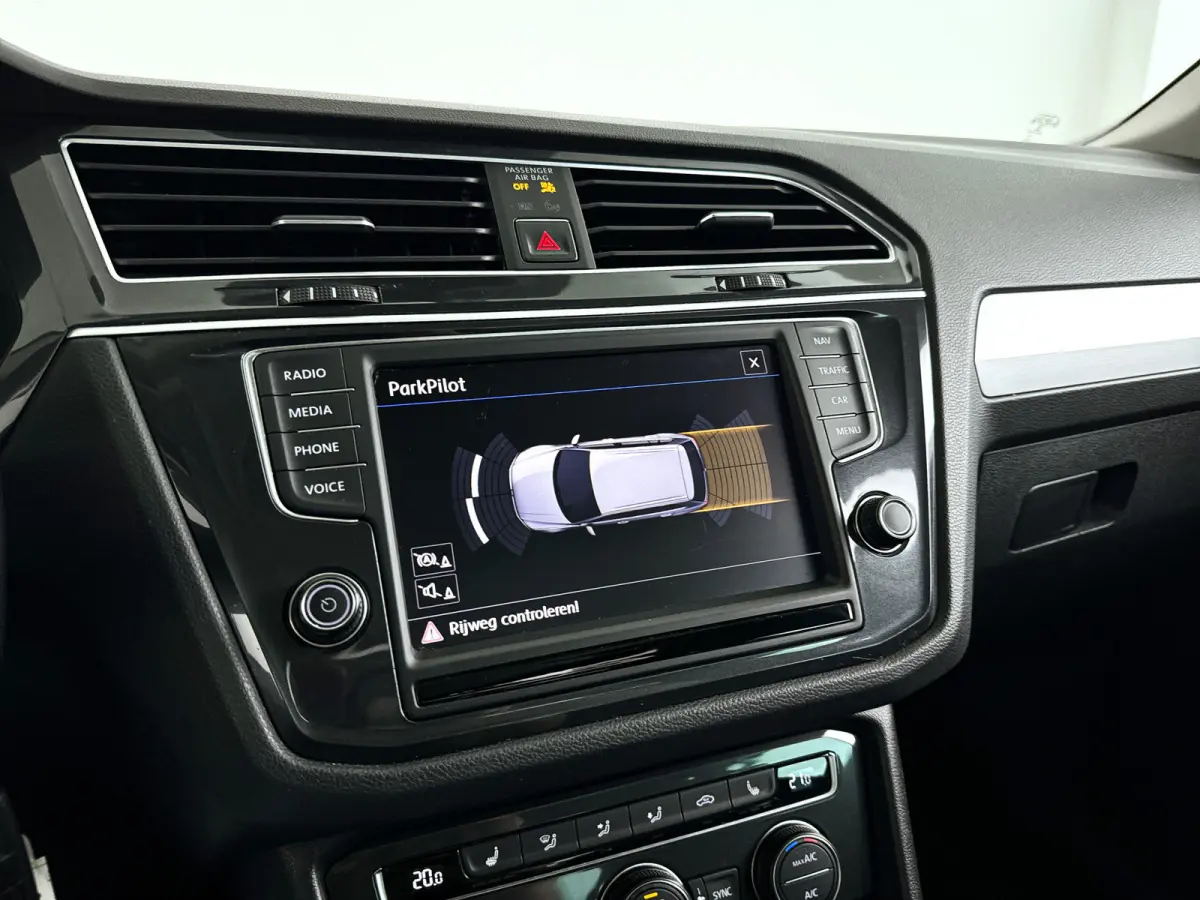 1.4 TSI Connected Series | Panoramadak | Parkeercamera | Stoelverwarming