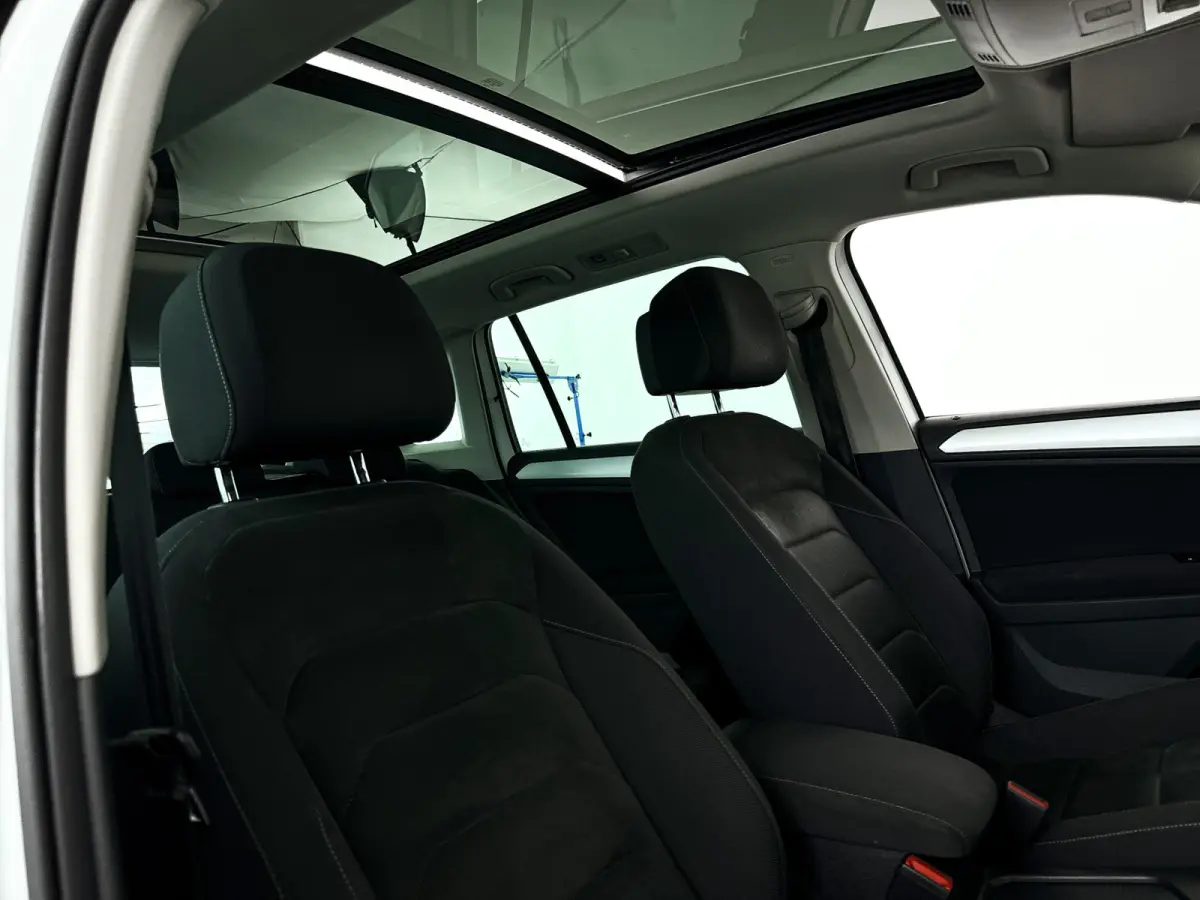 1.4 TSI Connected Series | Panoramadak | Parkeercamera | Stoelverwarming