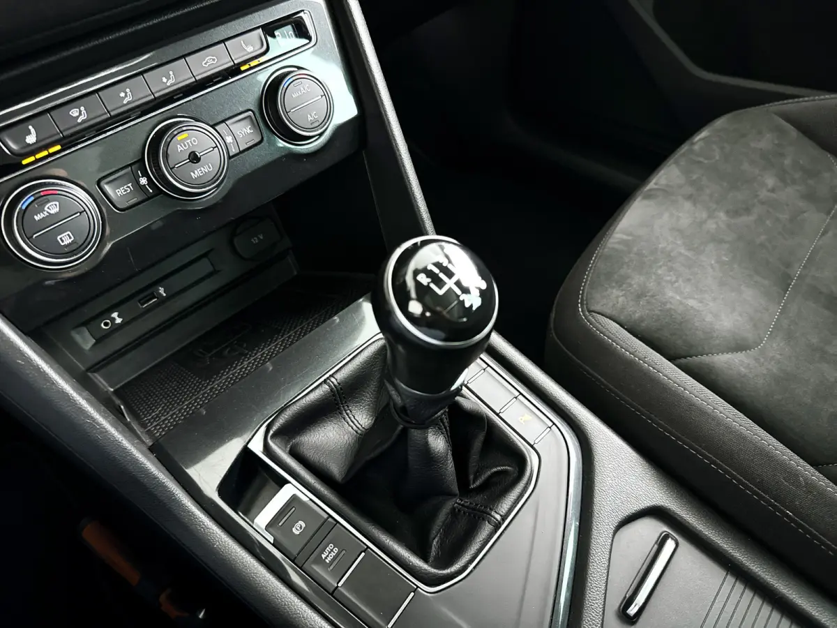 1.4 TSI Connected Series | Panoramadak | Parkeercamera | Stoelverwarming