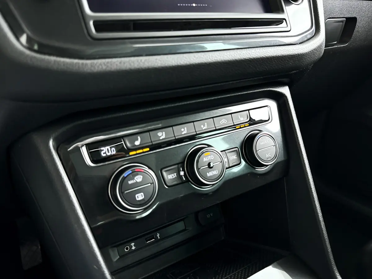 1.4 TSI Connected Series | Panoramadak | Parkeercamera | Stoelverwarming