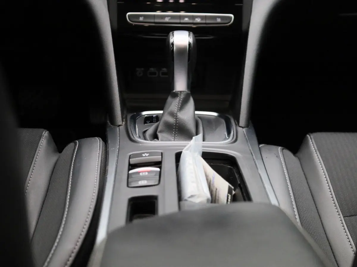 1.3 TCe 140 Techno | Achteruitrijcamera | Cruise Control | Climate Control | Stoelverwarming |