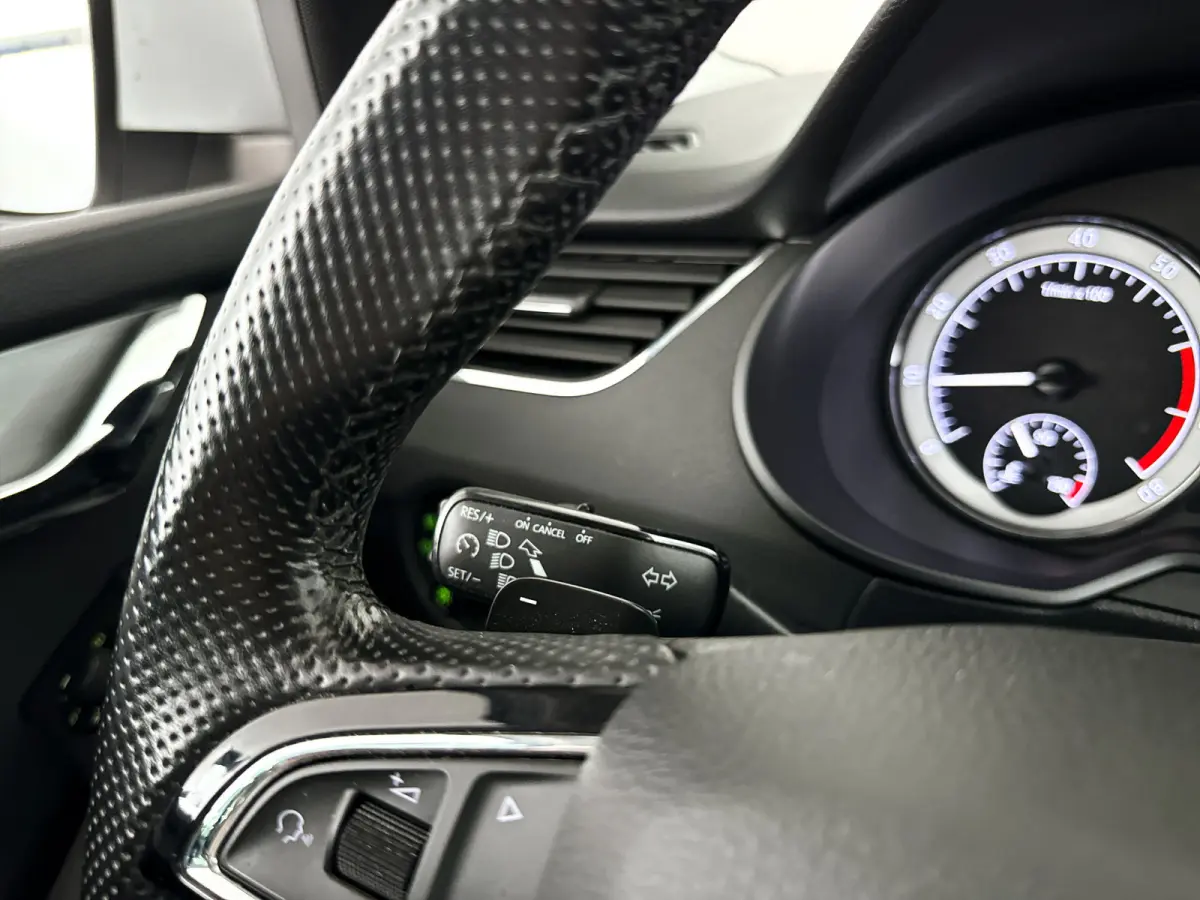 1.5 TSI Greentech Business Edition | Park assist | Cruise control | Stoelverwarming | Extra getint glas