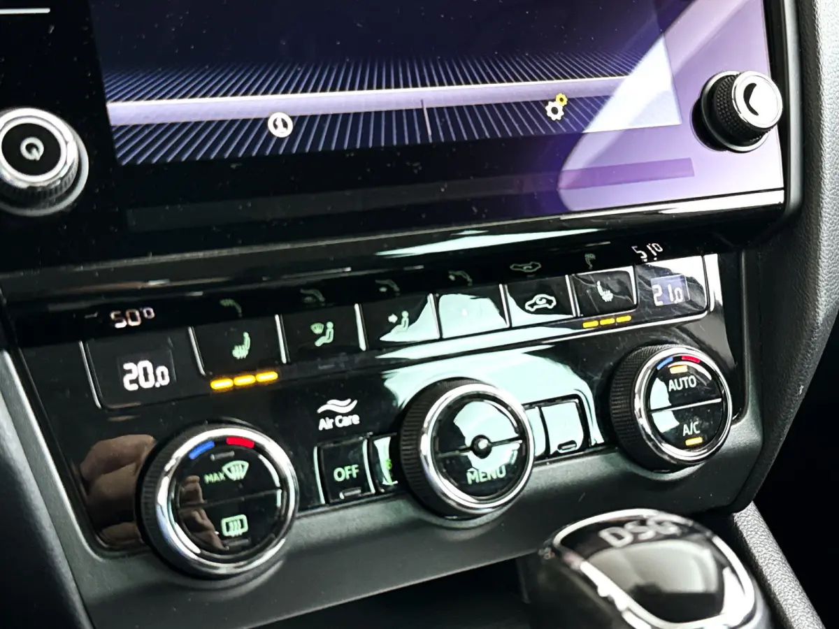 1.5 TSI Greentech Business Edition | Park assist | Cruise control | Stoelverwarming | Extra getint glas