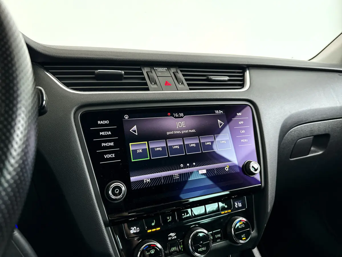 1.5 TSI Greentech Business Edition | Park assist | Cruise control | Stoelverwarming | Extra getint glas