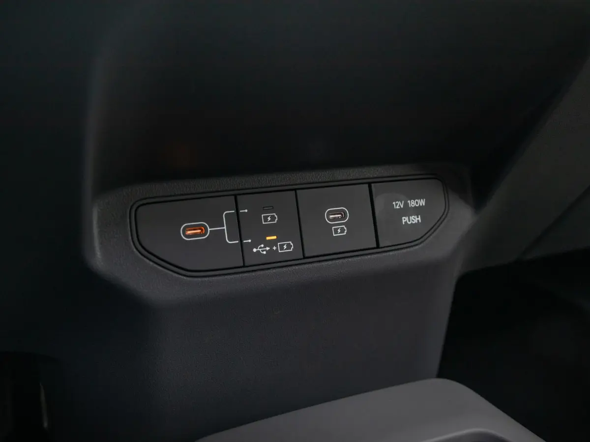 Plus Advanced 81.4 kWh | Leder | Sunroof | Elektrisch verstelbare bestuurderstoel