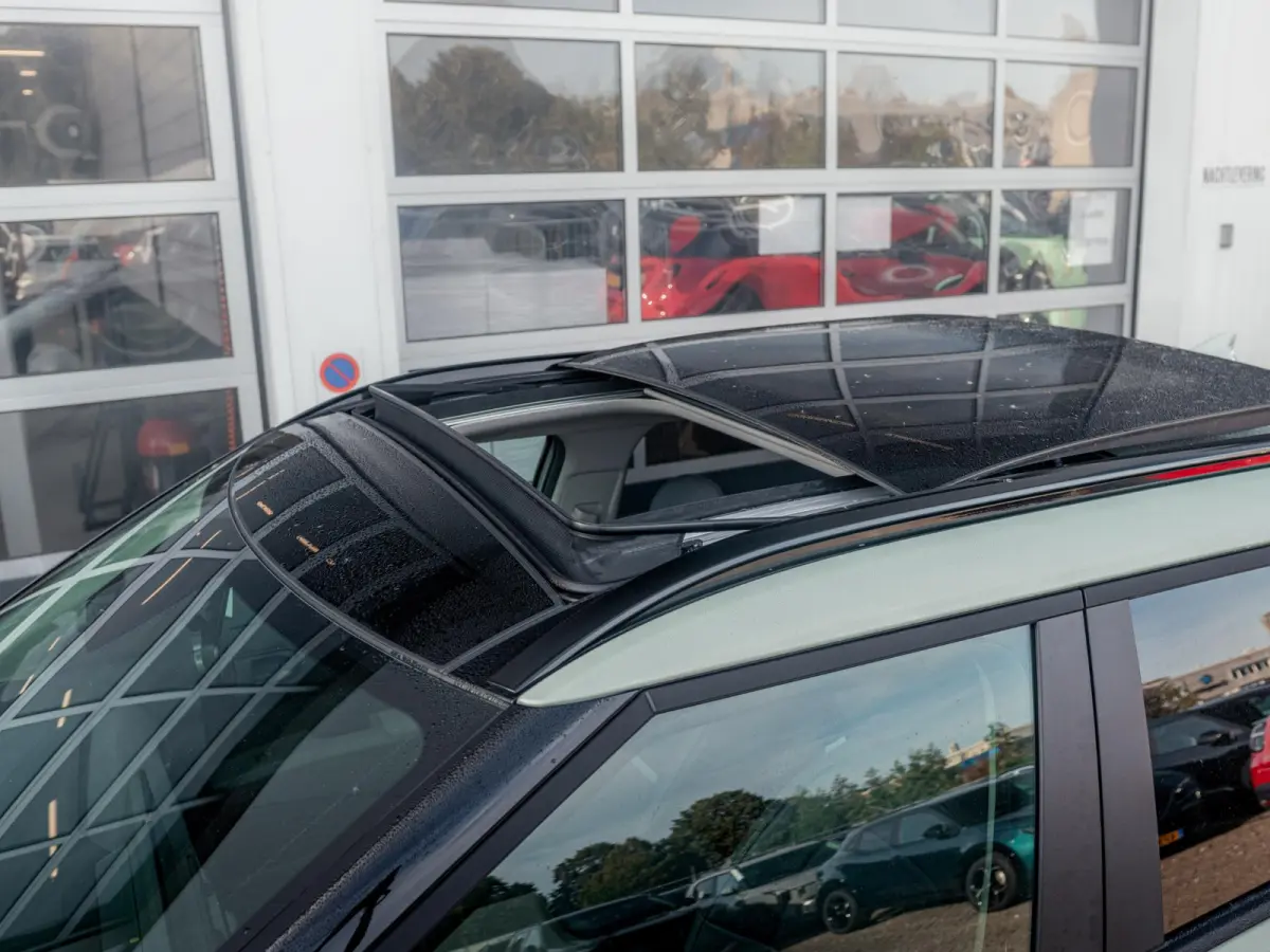 Plus Advanced 81.4 kWh | Leder | Sunroof | Elektrisch verstelbare bestuurderstoel