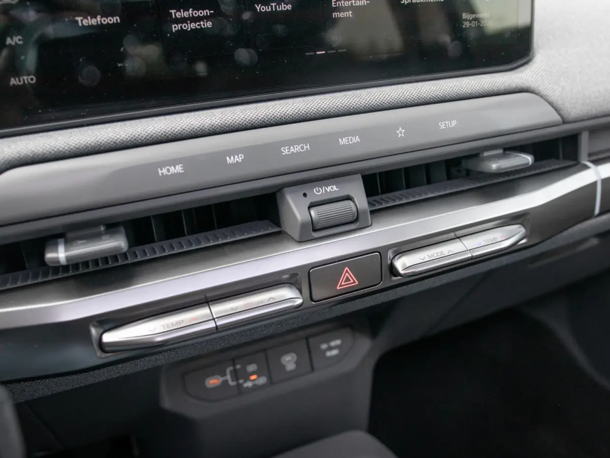 Plus Advanced 81.4 kWh | Leder | Sunroof | Elektrisch verstelbare bestuurderstoel