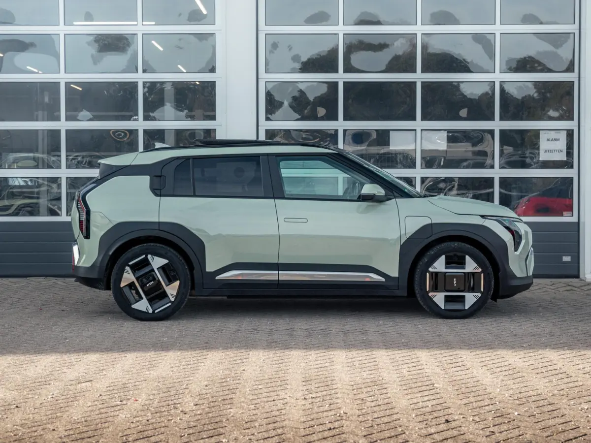 Plus Advanced 81.4 kWh | Leder | Sunroof | Elektrisch verstelbare bestuurderstoel