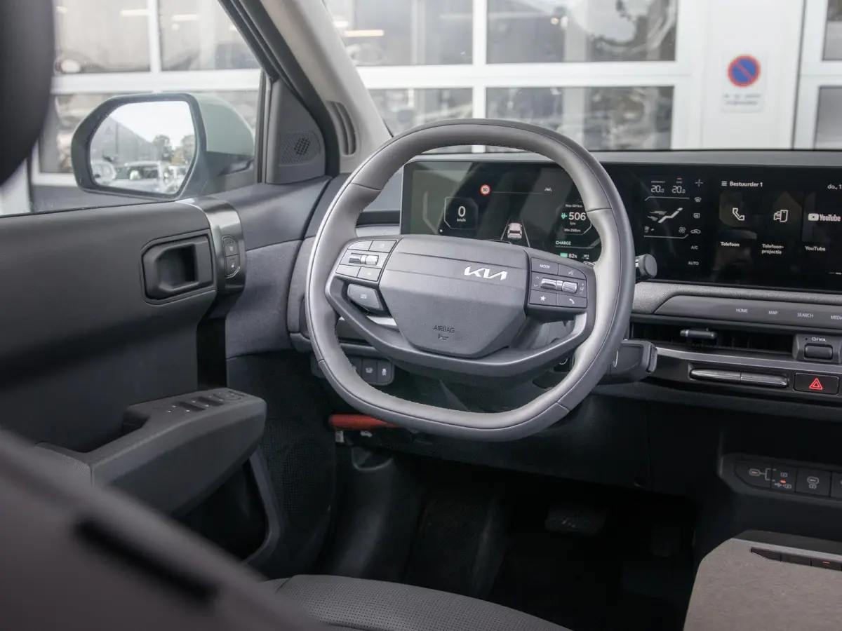 Plus Advanced 81.4 kWh | Leder | Sunroof | Elektrisch verstelbare bestuurderstoel