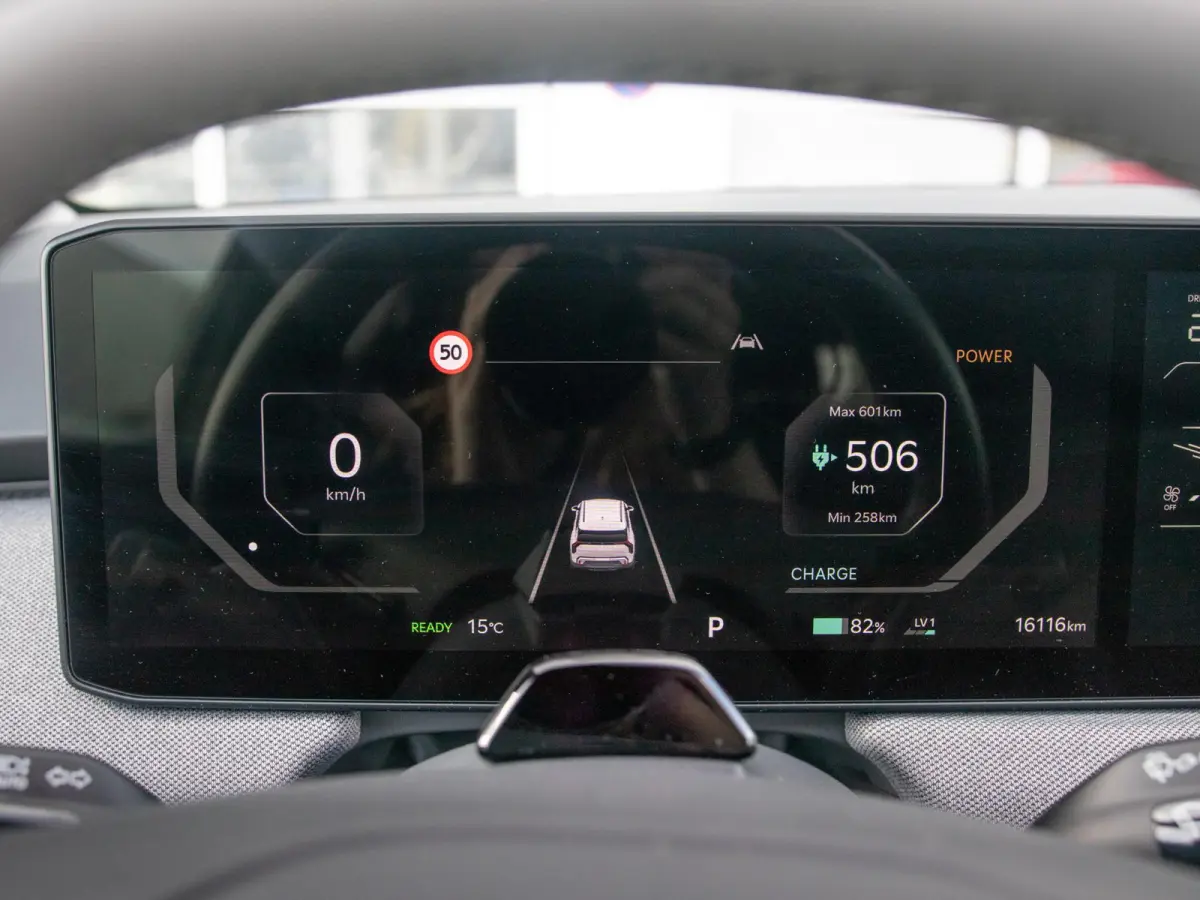 Plus Advanced 81.4 kWh | Leder | Sunroof | Elektrisch verstelbare bestuurderstoel