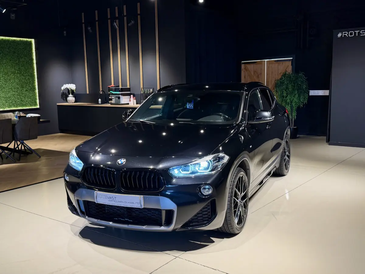 xDrive20i M-Pakket Headup|Camera|Keyles|Navi Zwart!