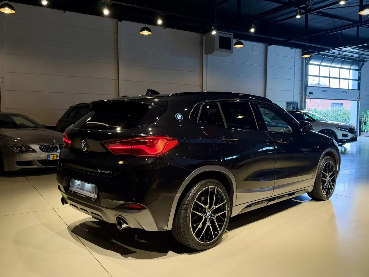 xDrive20i M-Pakket Headup|Camera|Keyles|Navi Zwart!