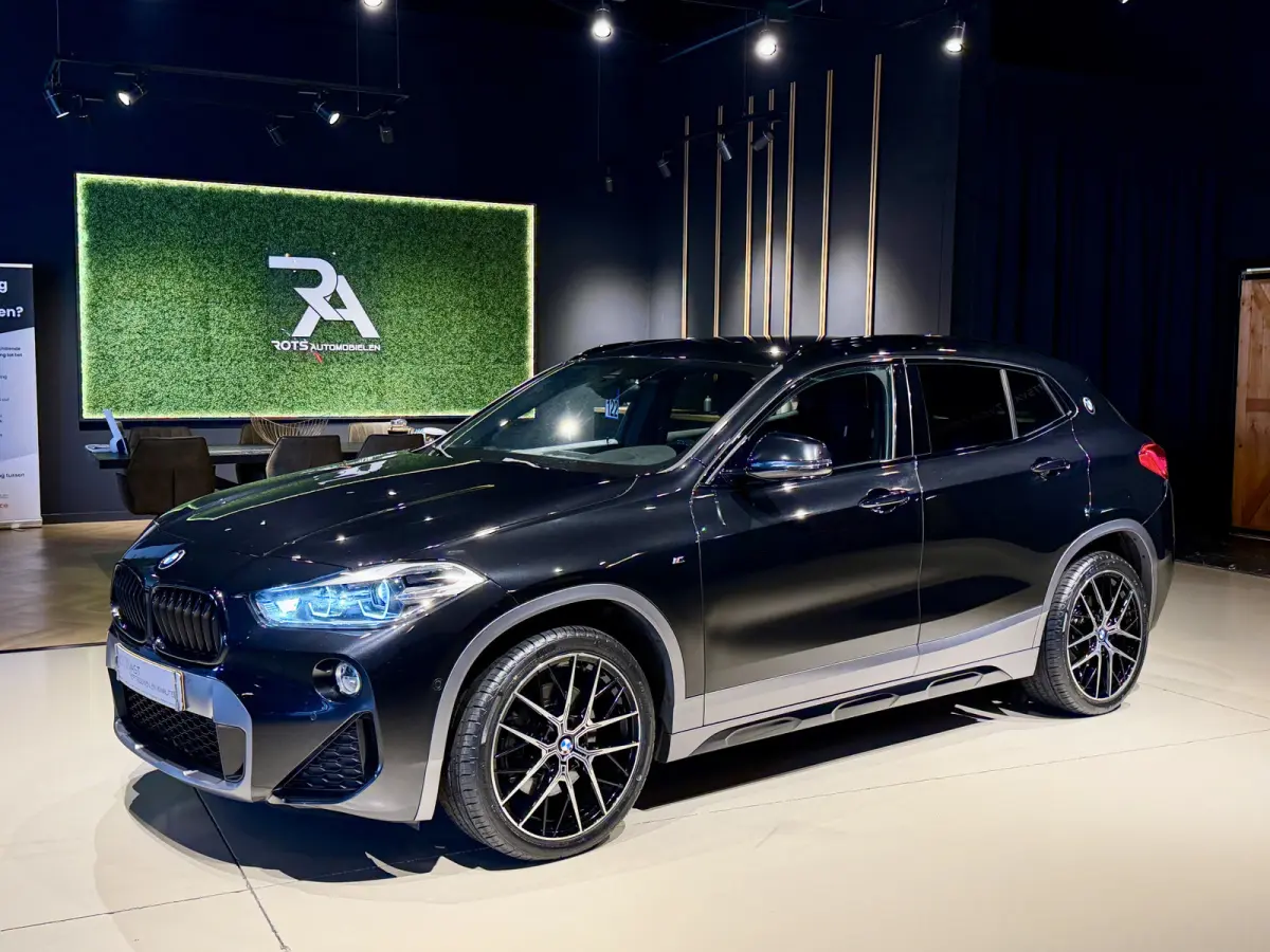 xDrive20i M-Pakket Headup|Camera|Keyles|Navi Zwart!