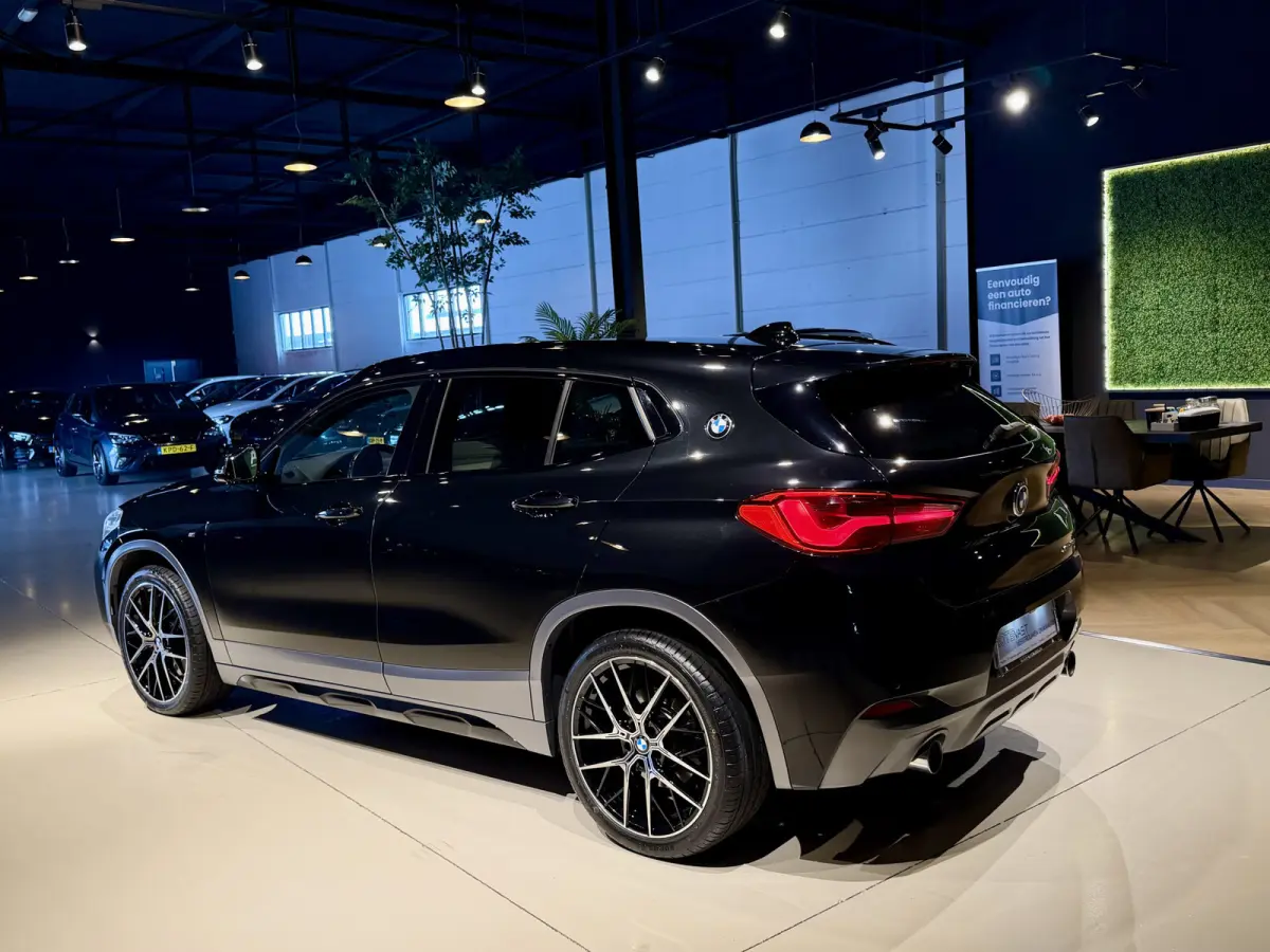 xDrive20i M-Pakket Headup|Camera|Keyles|Navi Zwart!