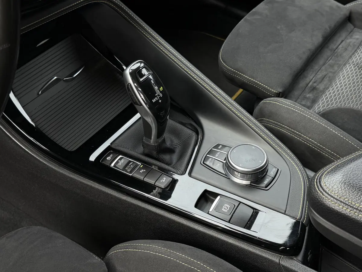 xDrive20i M-Pakket Headup|Camera|Keyles|Navi Zwart!