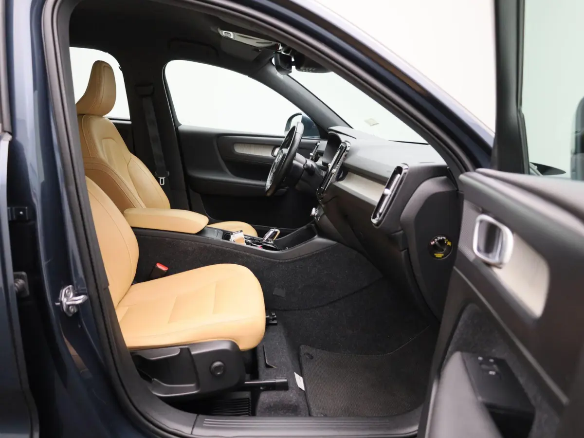 2.0 T4 Inscription | Automaat | Achteruitrijcamera | Parkeersensoren | Stoelverwarming |
