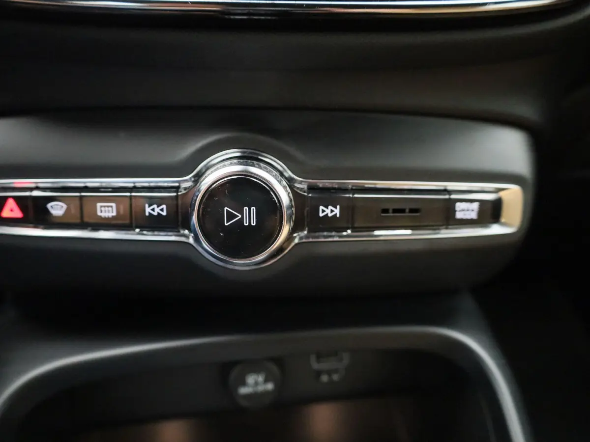 2.0 T4 Inscription | Automaat | Achteruitrijcamera | Parkeersensoren | Stoelverwarming |