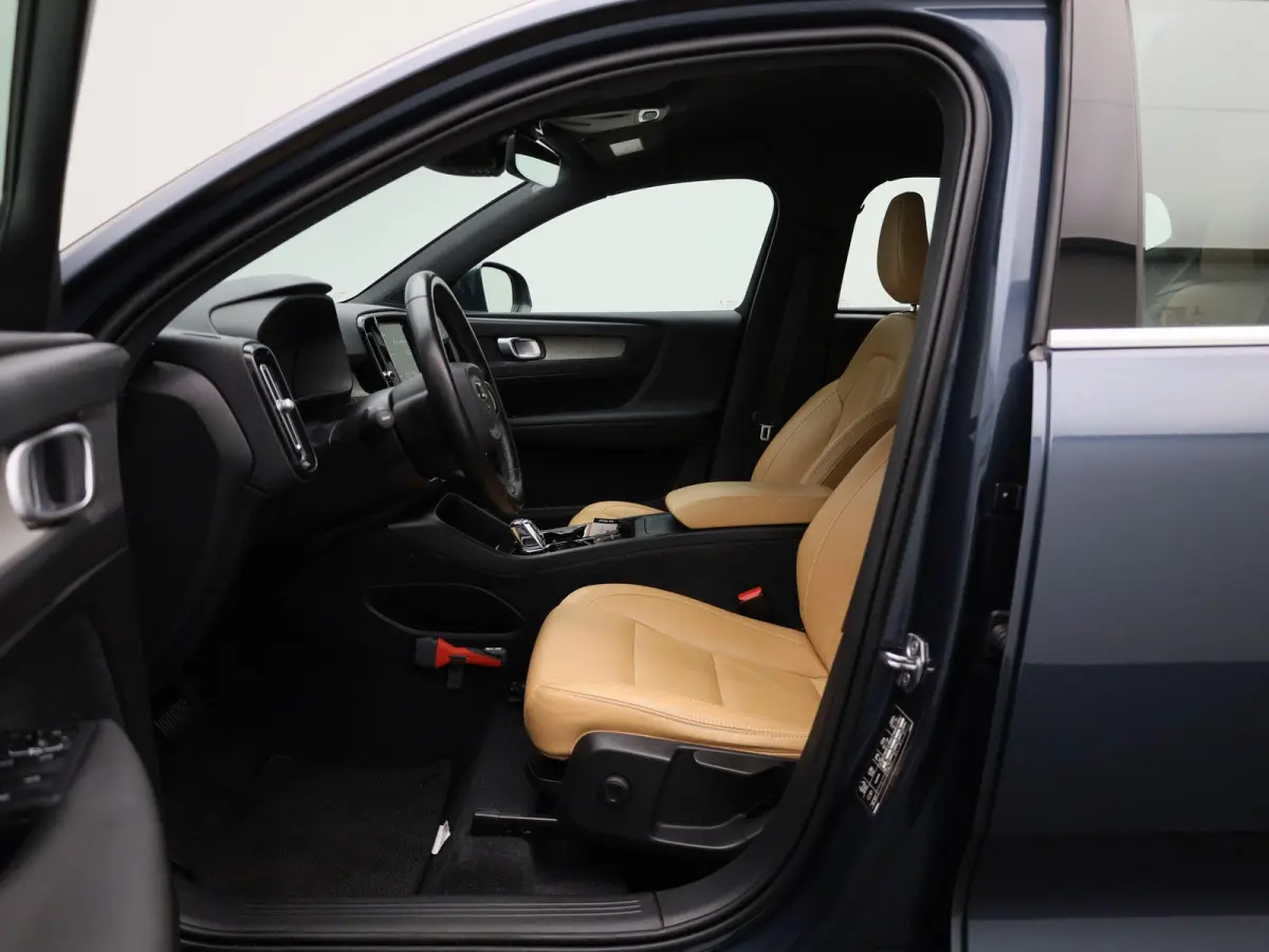 2.0 T4 Inscription | Automaat | Achteruitrijcamera | Parkeersensoren | Stoelverwarming |