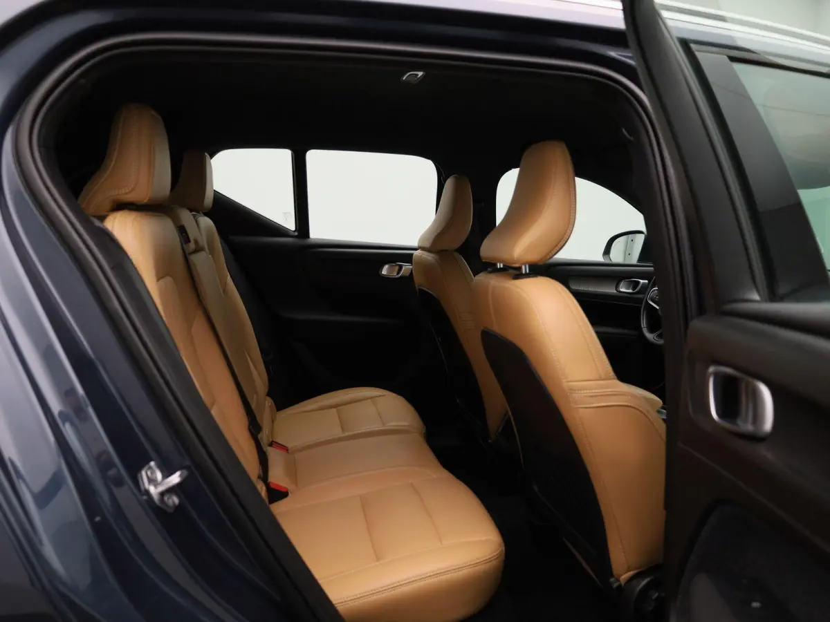 2.0 T4 Inscription | Automaat | Achteruitrijcamera | Parkeersensoren | Stoelverwarming |