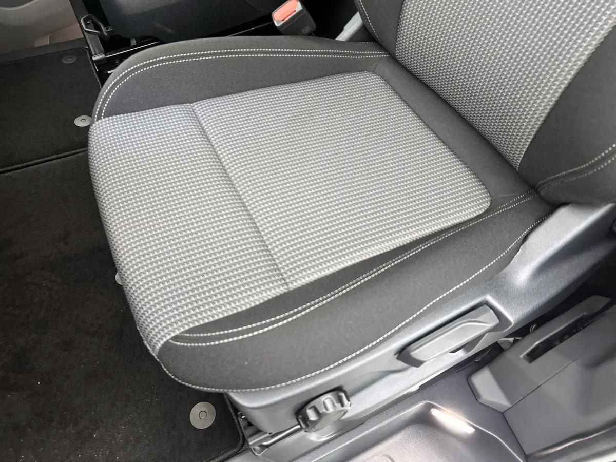 2.5 eHybrid L2H1 Style 233 PK | Automaat | Airco | Navigatie | Camera | Parkeerhulp voor + achter | Multifunctioneel stuur | App-Connect | Adaptieve Cruise Control |