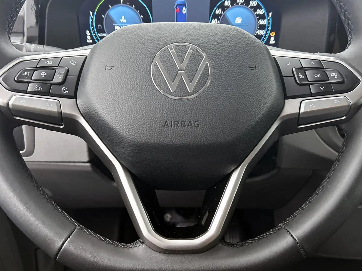 2.5 eHybrid L2H1 Style 233 PK | Automaat | Airco | Navigatie | Camera | Parkeerhulp voor + achter | Multifunctioneel stuur | App-Connect | Adaptieve Cruise Control |