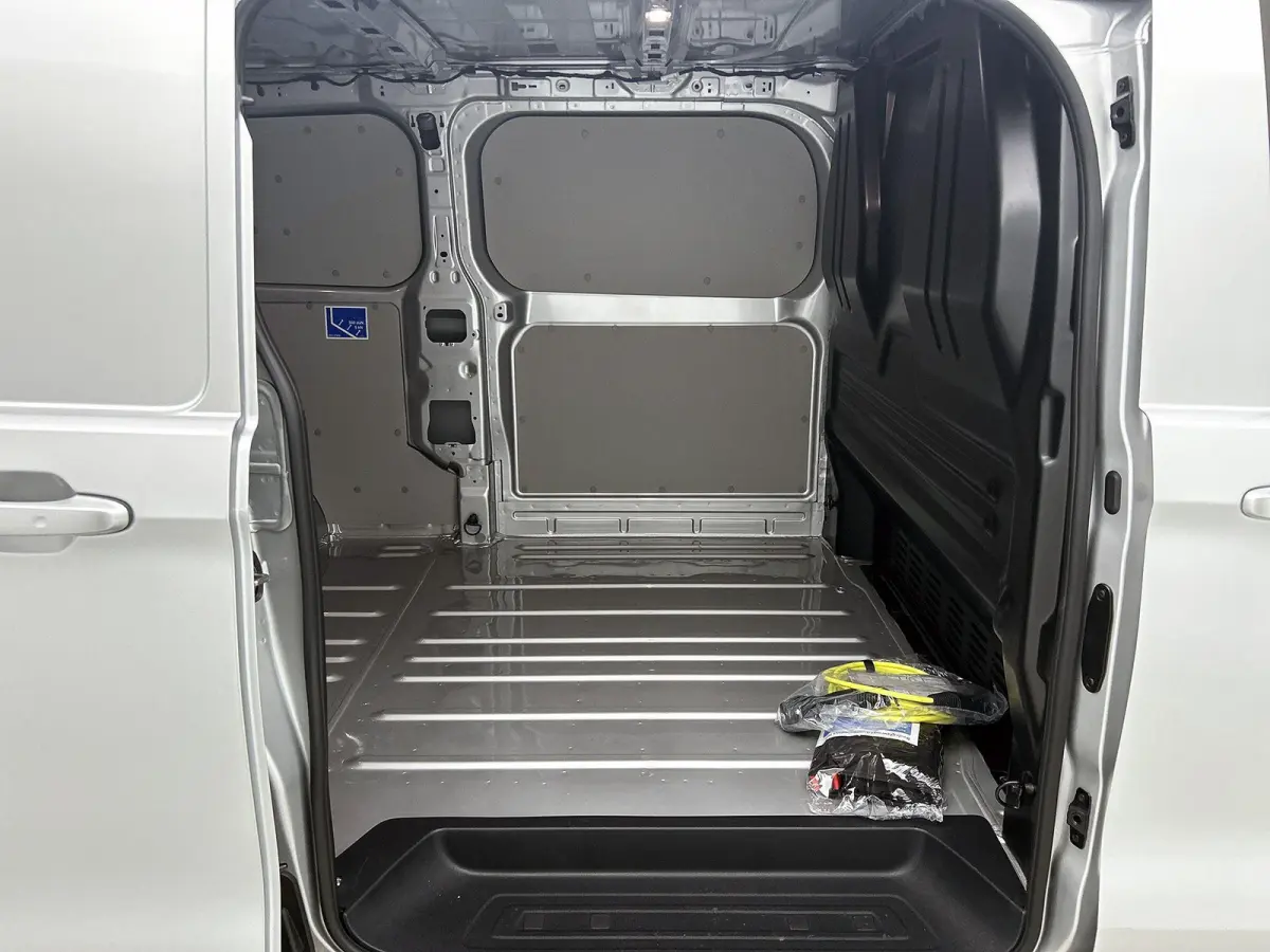 2.5 eHybrid L2H1 Style 233 PK | Automaat | Airco | Navigatie | Camera | Parkeerhulp voor + achter | Multifunctioneel stuur | App-Connect | Adaptieve Cruise Control |