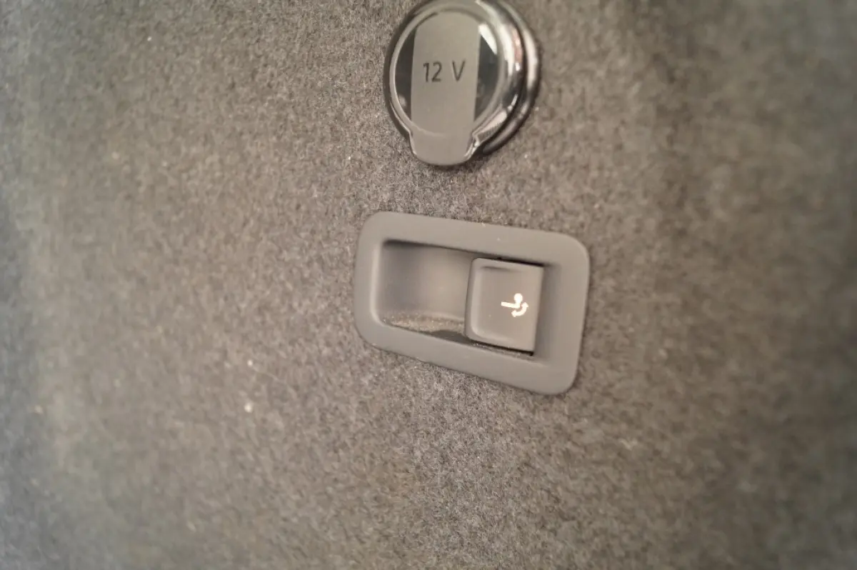 1.0 TSI 110pk Life Business Lounge -LED-TREKHAAK-
