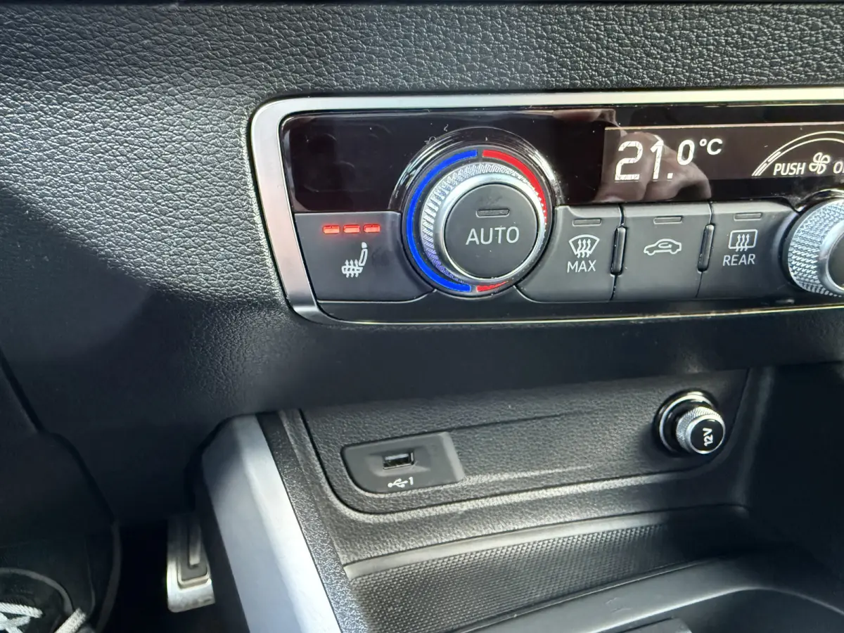 35 TFSI S-Line Virt cock/Apple/Camera/