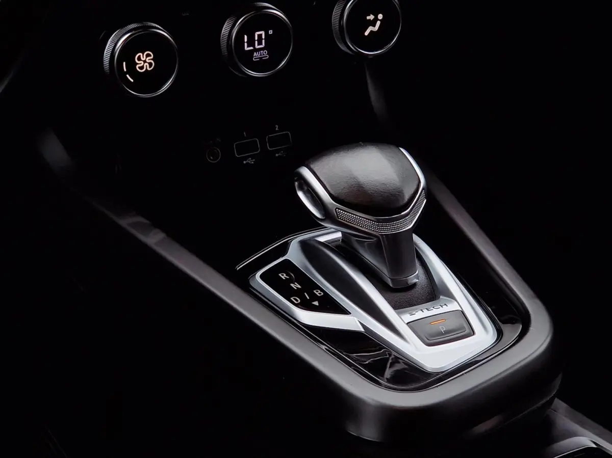 1.6 E-Tech Hybrid 145 R.S. Line|Bose|Carbon|18-inch|LED|Carplay|Camera|ACC|Stoelverwarming|Leder|