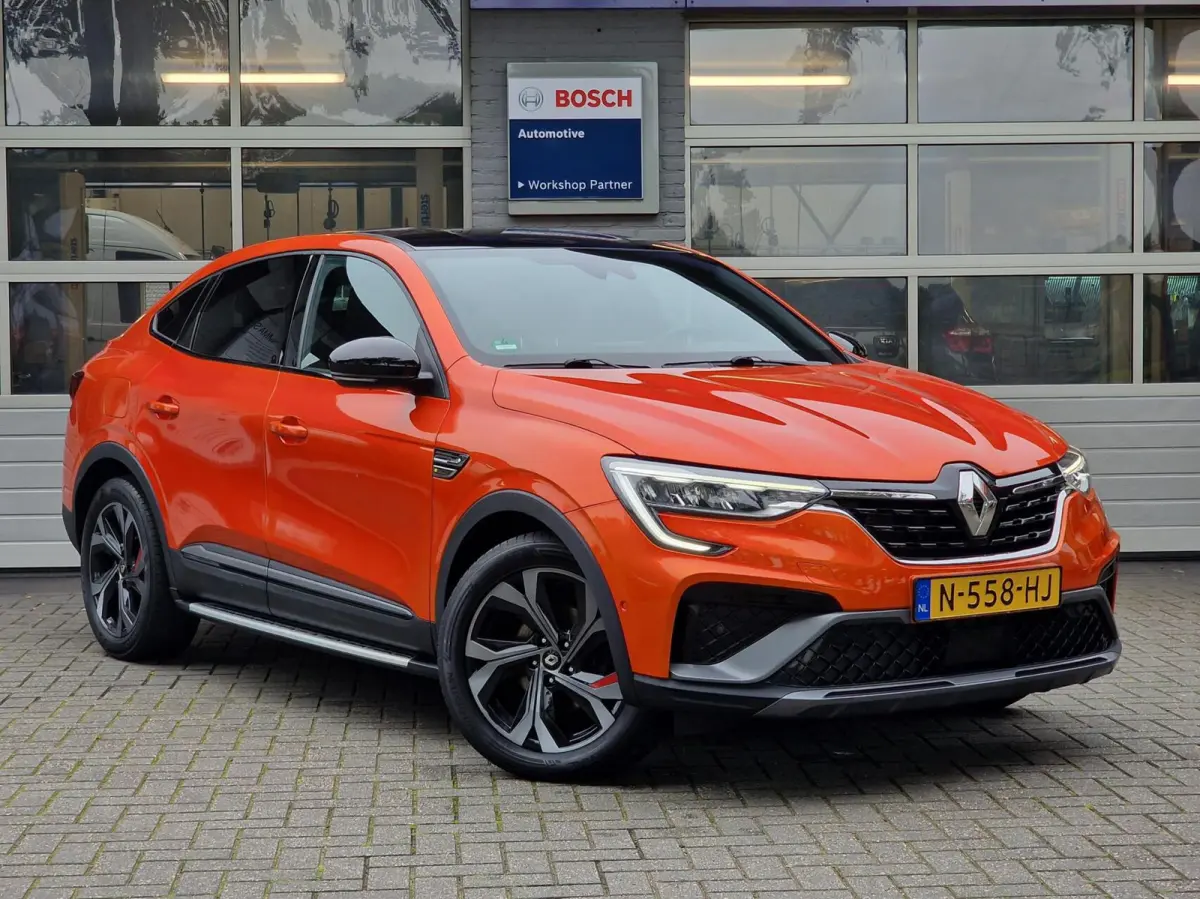 1.6 E-Tech Hybrid 145 R.S. Line|Bose|Carbon|18-inch|LED|Carplay|Camera|ACC|Stoelverwarming|Leder|