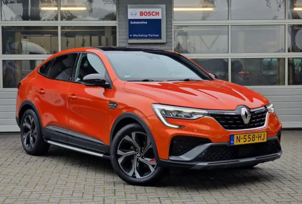 1.6 E-Tech Hybrid 145 R.S. Line|Bose|Carbon|18-inch|LED|Carplay|Camera|ACC|Stoelverwarming|Leder|