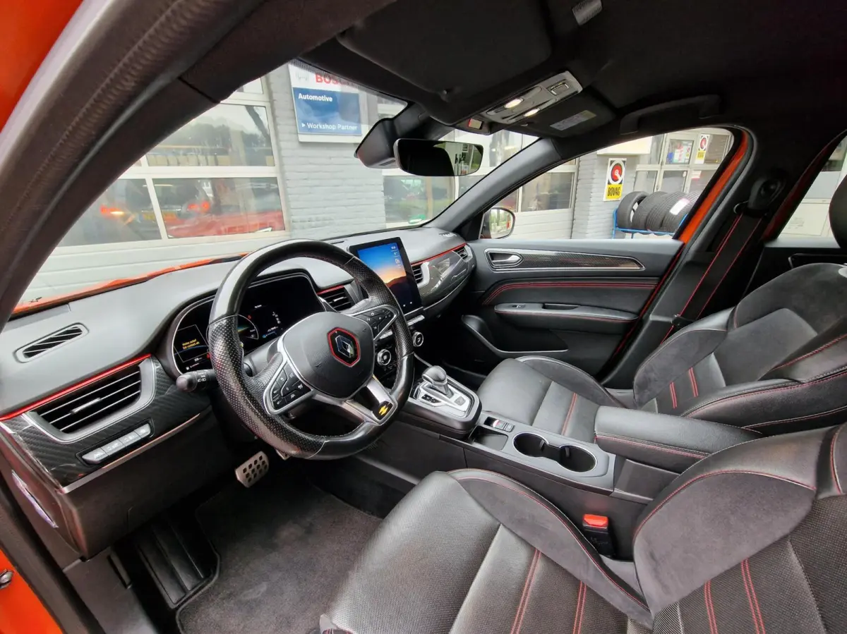 1.6 E-Tech Hybrid 145 R.S. Line|Bose|Carbon|18-inch|LED|Carplay|Camera|ACC|Stoelverwarming|Leder|