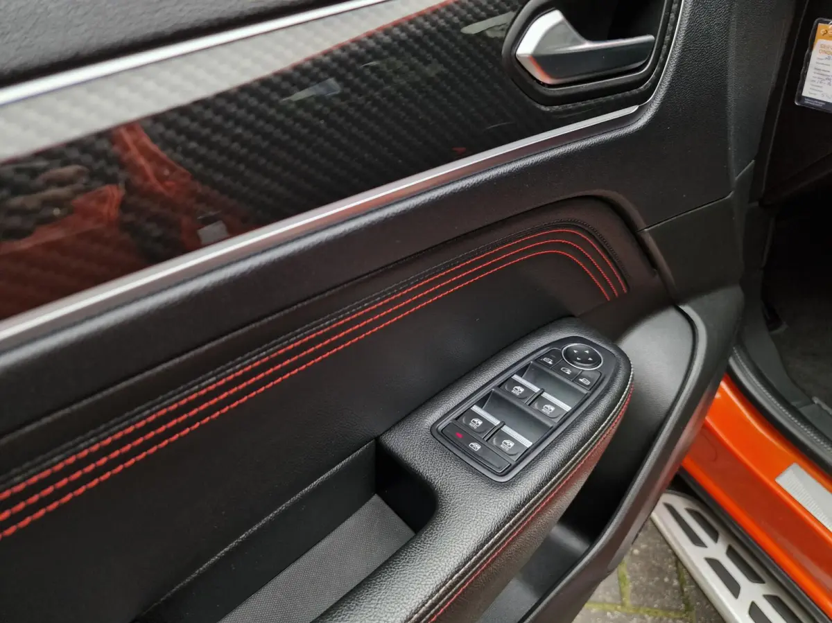 1.6 E-Tech Hybrid 145 R.S. Line|Bose|Carbon|18-inch|LED|Carplay|Camera|ACC|Stoelverwarming|Leder|
