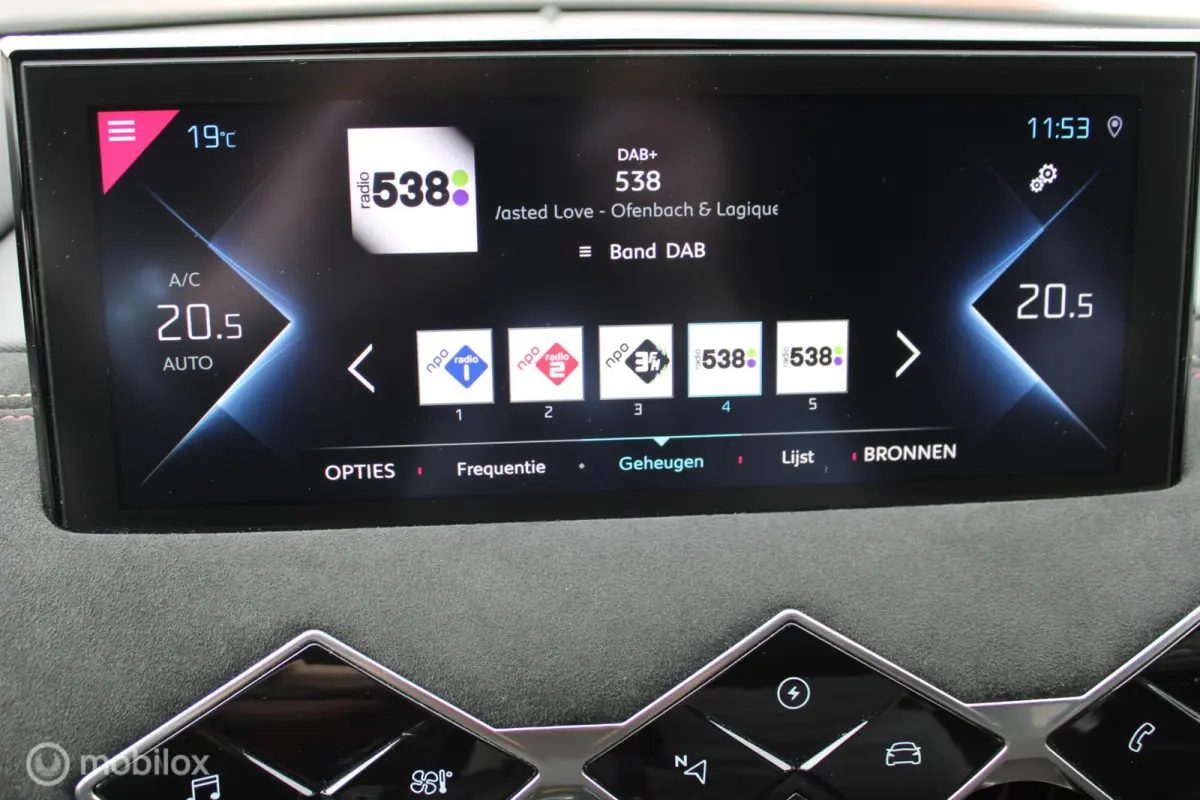 Performance Line 50 kWh, Alcantara Interieur + dashboard, Navi, App connect, Stoelverwarming, Sportstoelen, Donker glas, Cruise, Clima, Pdc + camera