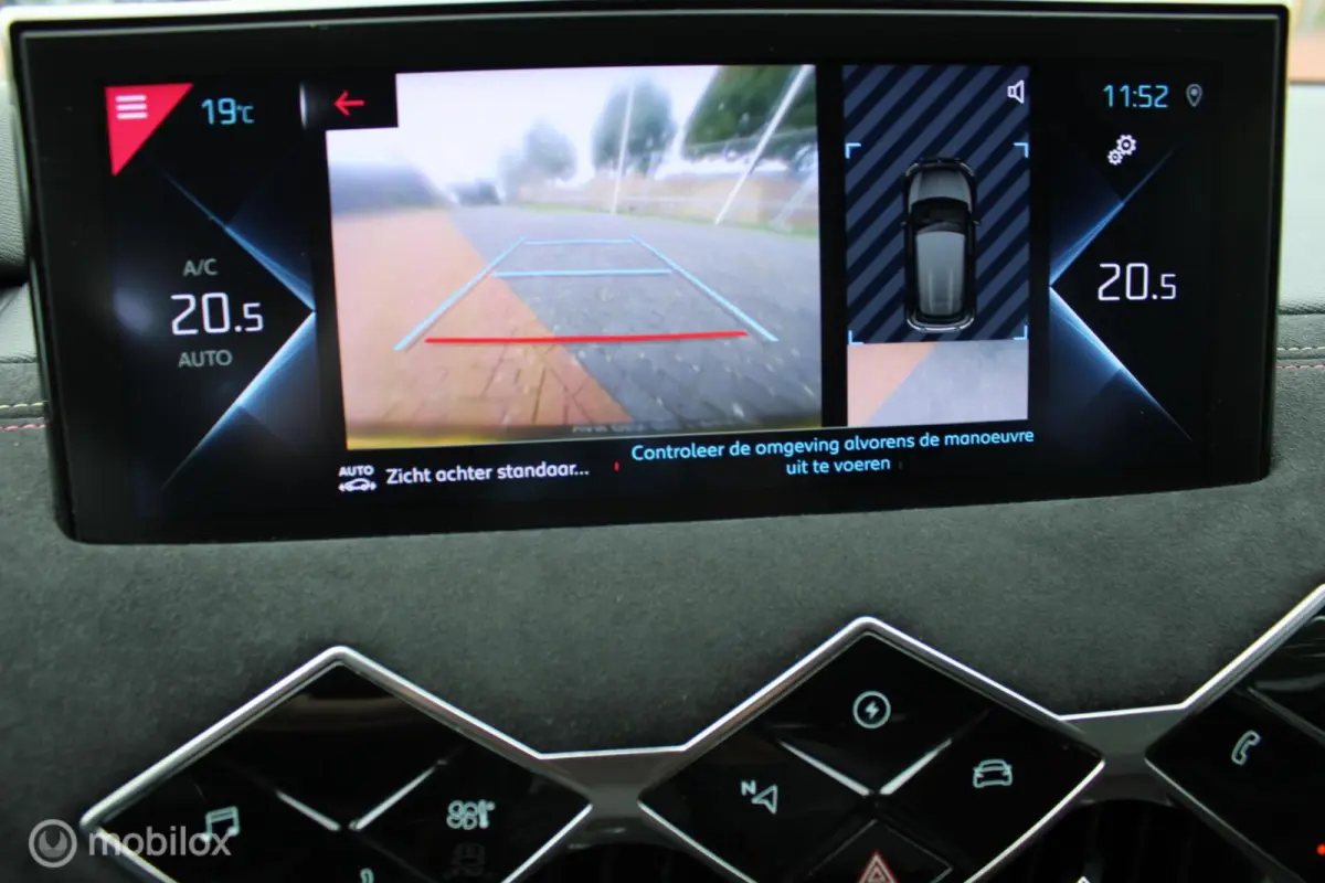 Performance Line 50 kWh, Alcantara Interieur + dashboard, Navi, App connect, Stoelverwarming, Sportstoelen, Donker glas, Cruise, Clima, Pdc + camera