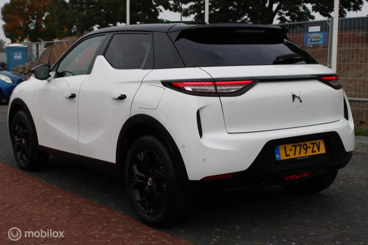 Performance Line 50 kWh, Alcantara Interieur + dashboard, Navi, App connect, Stoelverwarming, Sportstoelen, Donker glas, Cruise, Clima, Pdc + camera