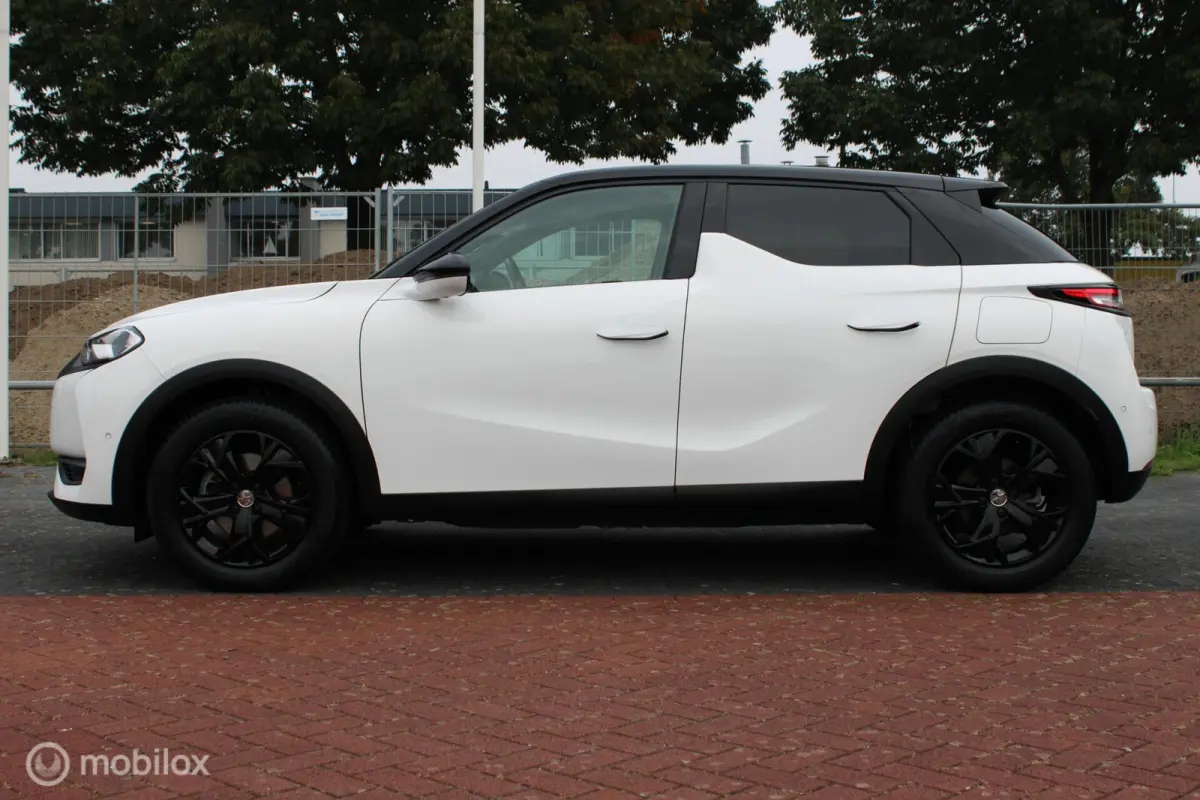 Performance Line 50 kWh, Alcantara Interieur + dashboard, Navi, App connect, Stoelverwarming, Sportstoelen, Donker glas, Cruise, Clima, Pdc + camera