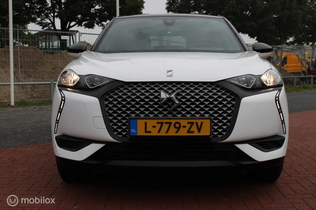 Performance Line 50 kWh, Alcantara Interieur + dashboard, Navi, App connect, Stoelverwarming, Sportstoelen, Donker glas, Cruise, Clima, Pdc + camera