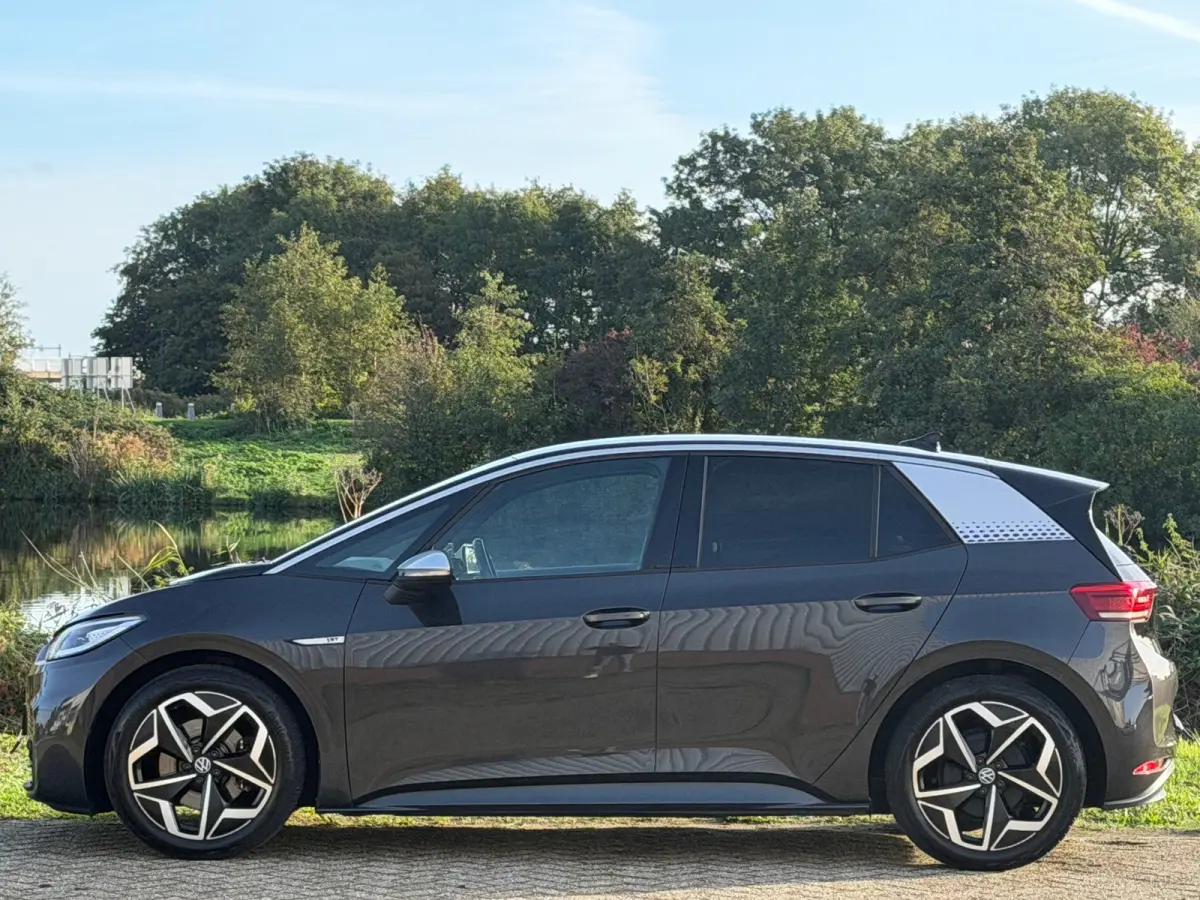 First Plus 58 kWh - Mangan Grey - Carplay/Camera/Adaptive