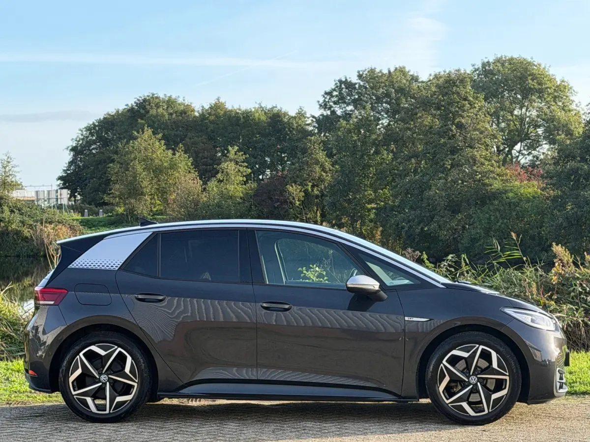 First Plus 58 kWh - Mangan Grey - Carplay/Camera/Adaptive