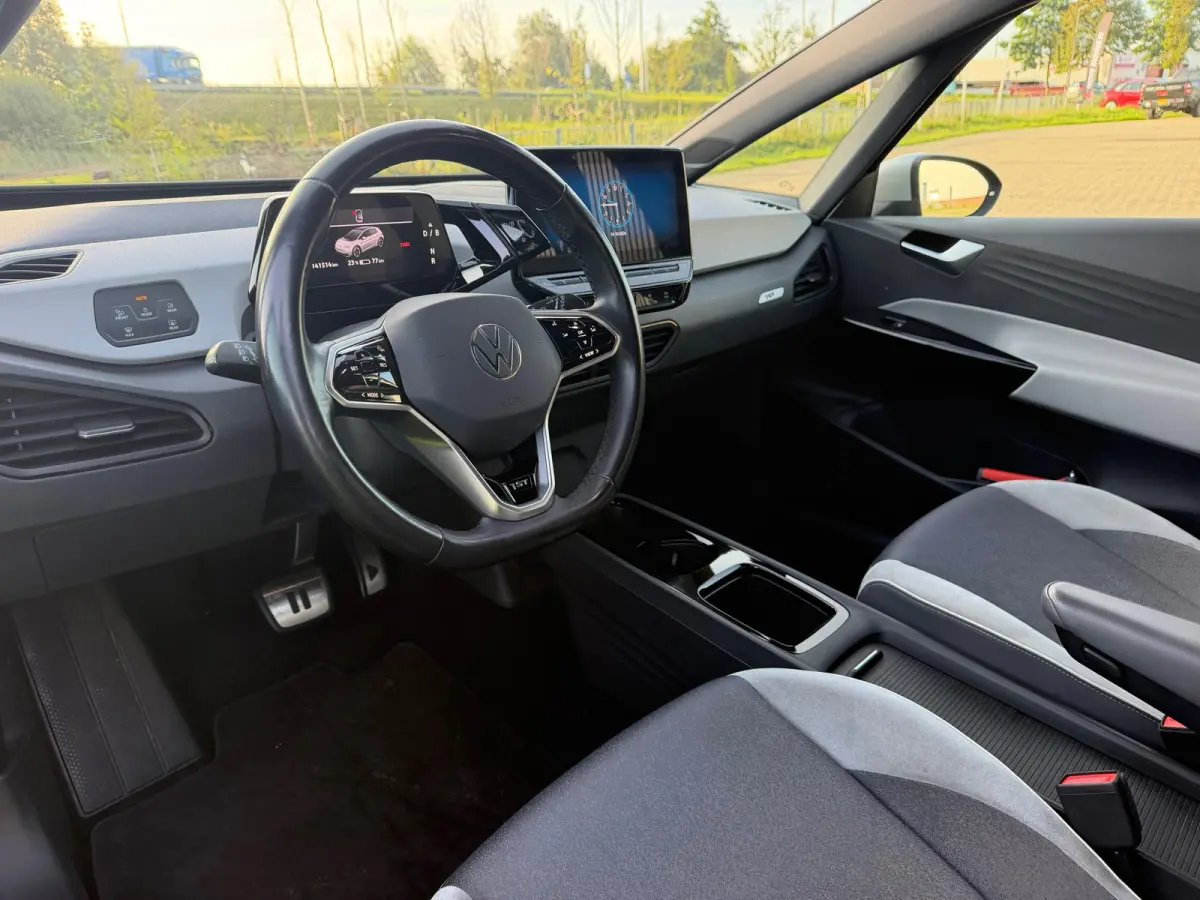First Plus 58 kWh - Mangan Grey - Carplay/Camera/Adaptive