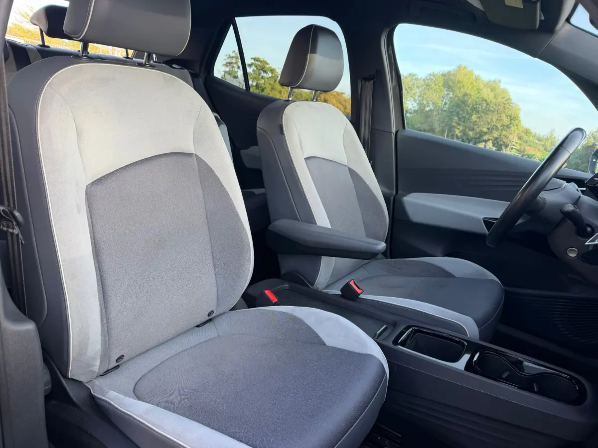 First Plus 58 kWh - Mangan Grey - Carplay/Camera/Adaptive