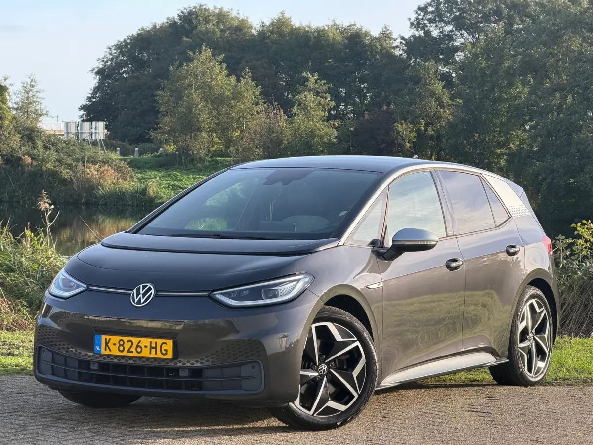 First Plus 58 kWh - Mangan Grey - Carplay/Camera/Adaptive