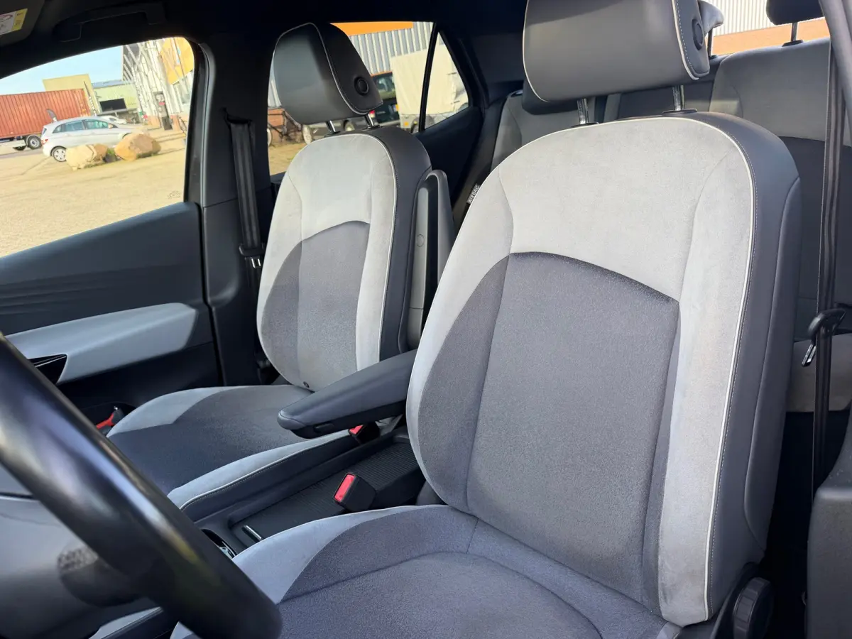 First Plus 58 kWh - Mangan Grey - Carplay/Camera/Adaptive