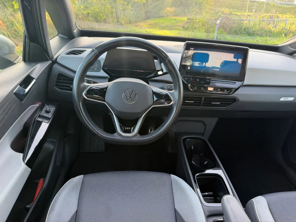 First Plus 58 kWh - Mangan Grey - Carplay/Camera/Adaptive