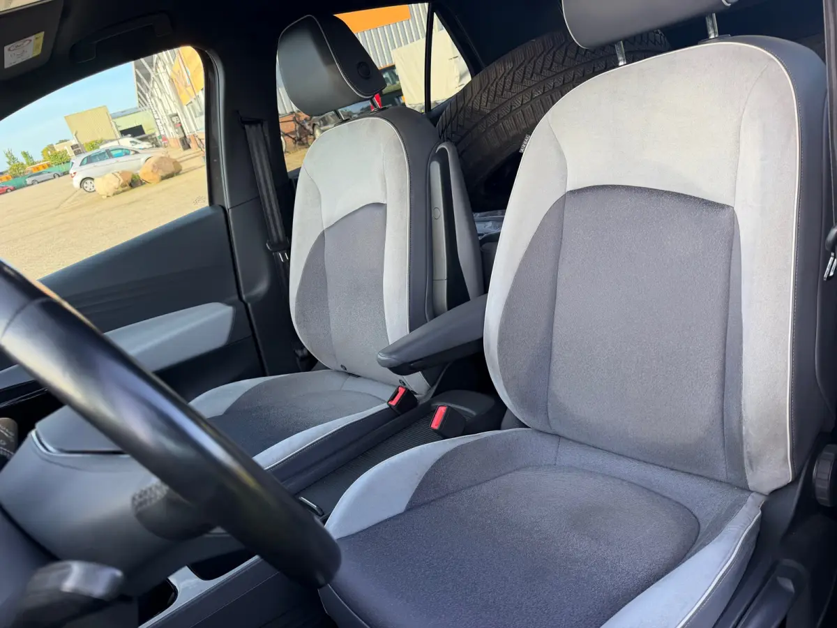 First Plus 58 kWh - Mangan Grey - Carplay/Camera/Adaptive