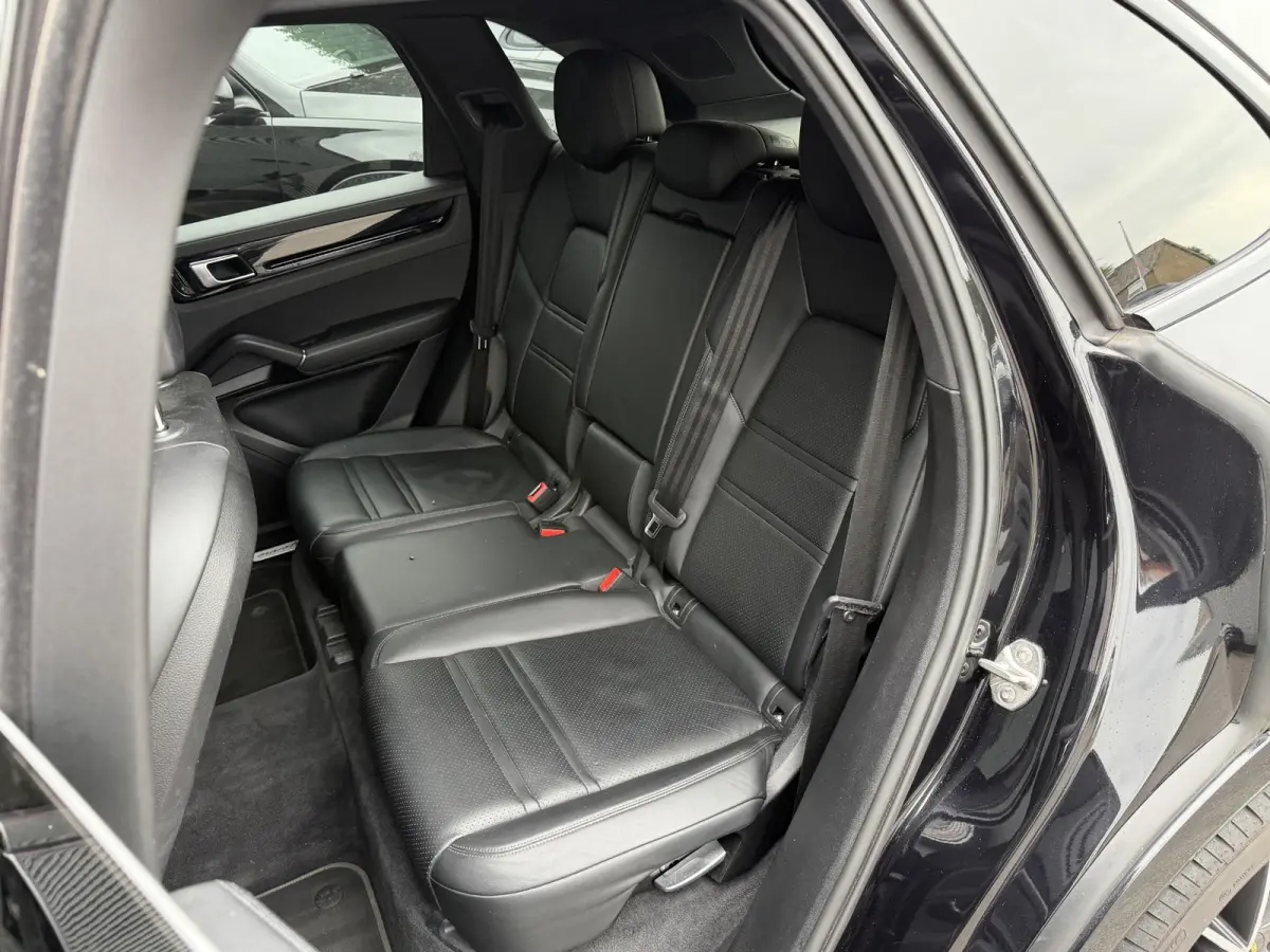 3.0 Sport Chrono | Panoramadak | 360* Camera | Bose | Stoelventilatie/Verwarming | 21 Inch Lichtmetalen Velgen |