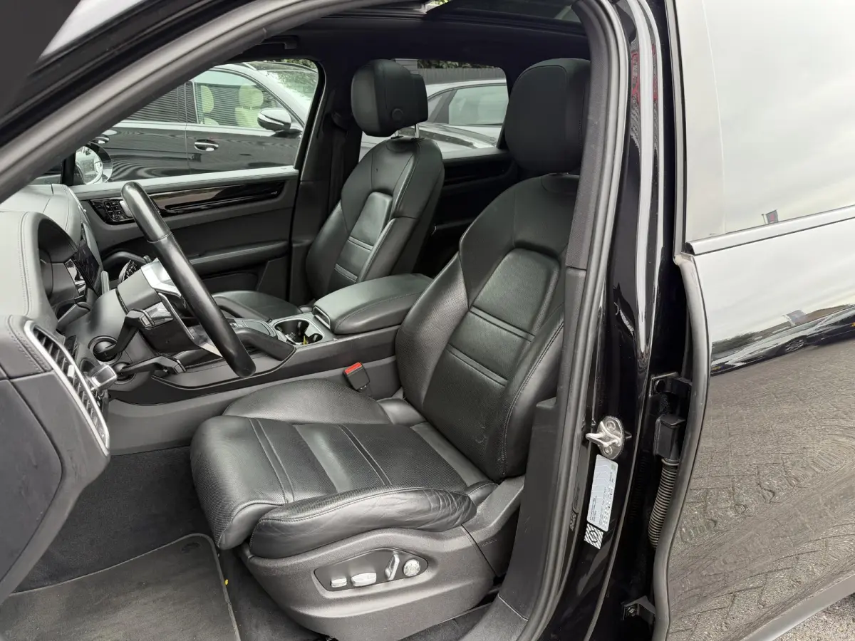 3.0 Sport Chrono | Panoramadak | 360* Camera | Bose | Stoelventilatie/Verwarming | 21 Inch Lichtmetalen Velgen |