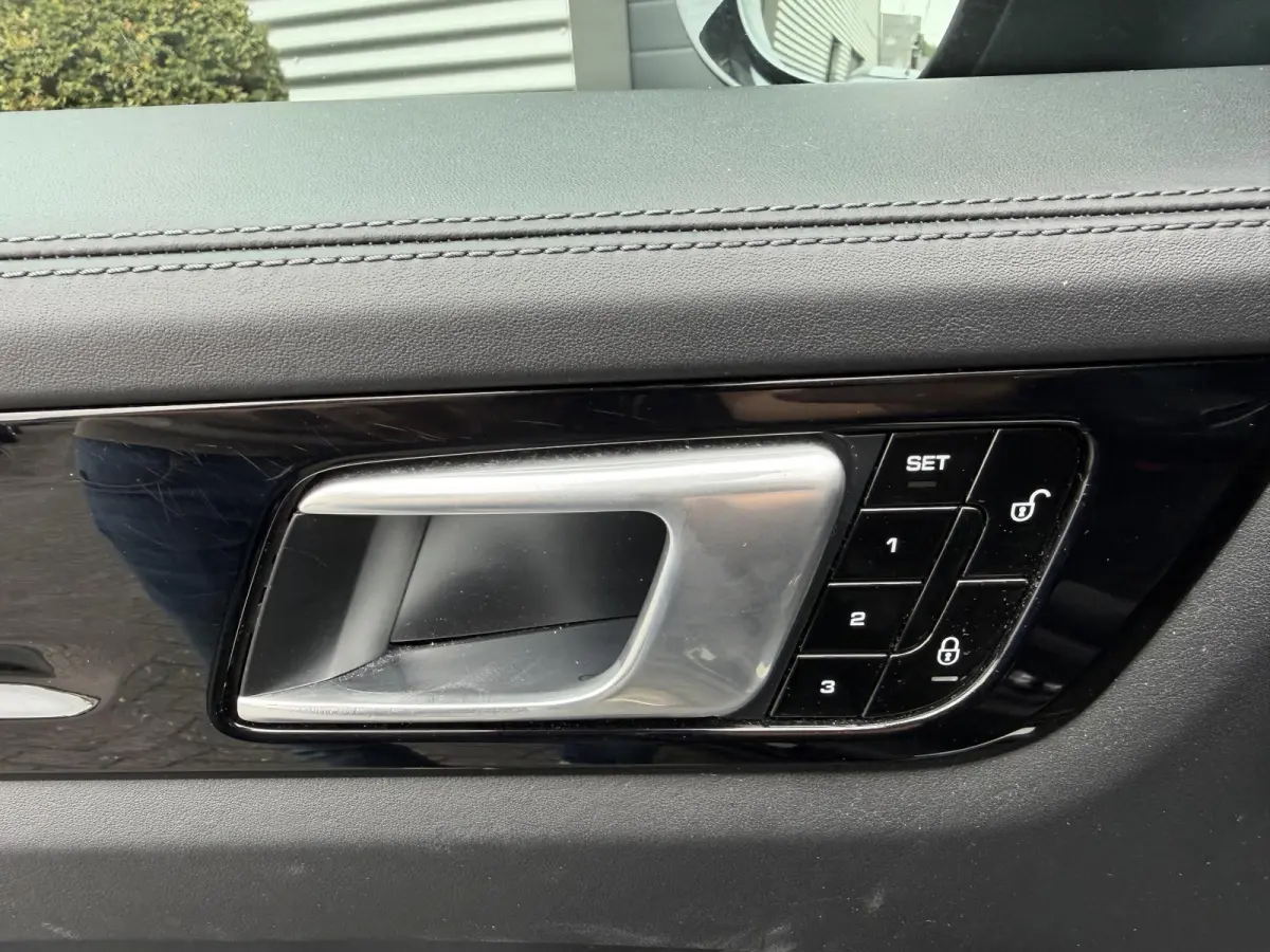 3.0 Sport Chrono | Panoramadak | 360* Camera | Bose | Stoelventilatie/Verwarming | 21 Inch Lichtmetalen Velgen |