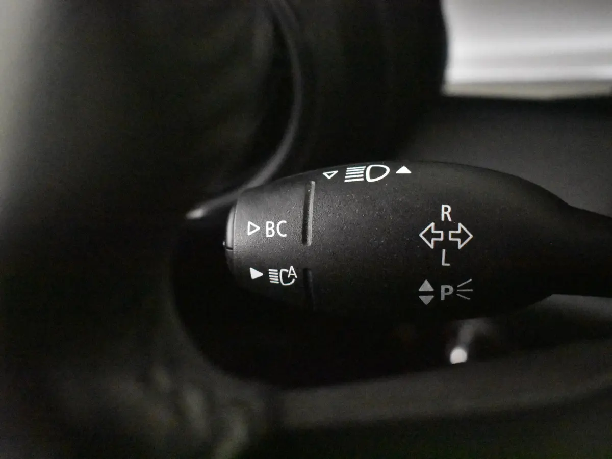 1.5 Cooper Camden Edition Automaat | Leder l Climate control | Cruise control | Navigatie | Parkeersensoren | App Connect | LED | DAB | 16"LMV